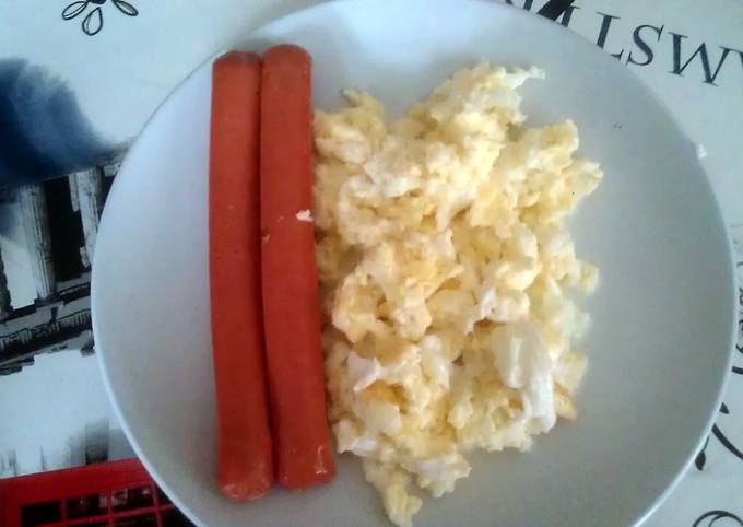 scrambled egg & sausages