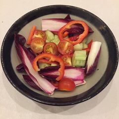 A picture of Cheerful salad.
