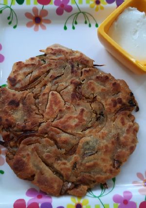 प्याज की करारी रोटी (pyaz ki karari roti recipe in Hindi) रेसिपी मुख्य फोटो