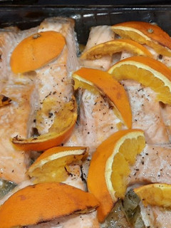 Una foto de Salmón al horno a la naranja