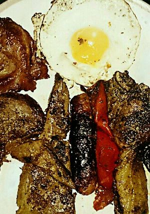 A picture of Tex's St. George's Mixed Grill 🐄🐷🐑 🍄🍅🍳🇬🇧.