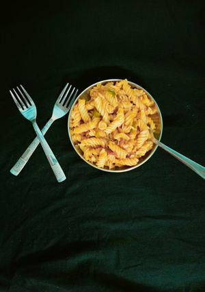 टेंगी फ्लेवर पास्ता (tangy flavour pasta recipe in Hindi) रेसिपी मुख्य फोटो