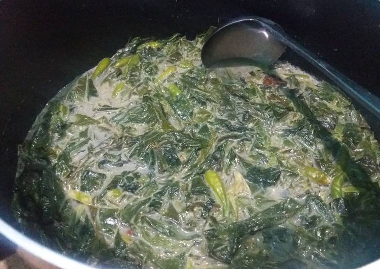 Olahan Sayur Daun singkong simple | Resep Bumbu Sayur Daun singkong simple Yang Enak Dan Mudah