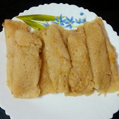 A picture of Kheer stuffed patisapta.