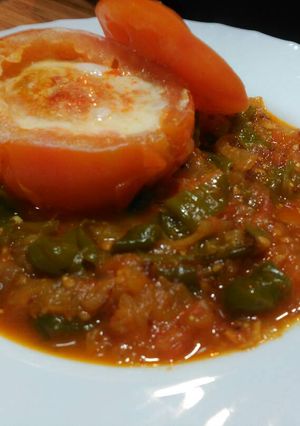 Foto principal de Tomate relleno con Huevo o Egg Omelette