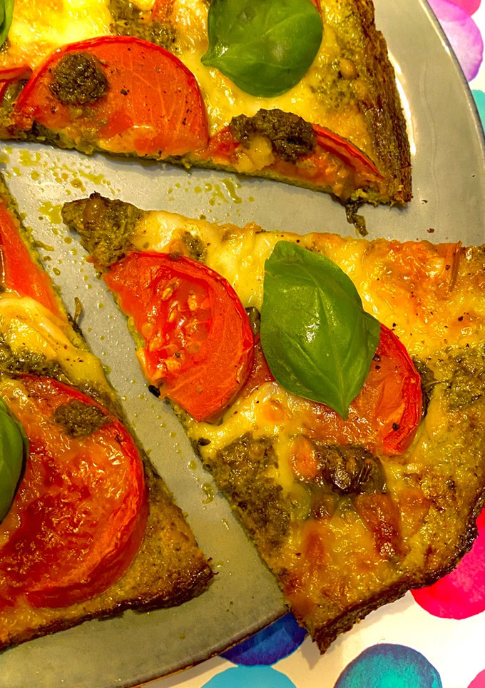 Una foto de Pizza con Masa de Brócoli