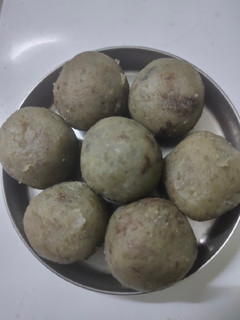 முளைக்கட்டிய பாசிப்பயறு லட்டு (Mulaikattiya paasipayiru Ladoo REcipe in Tamil) செய்முறை முக்கிய புகைப்படம்