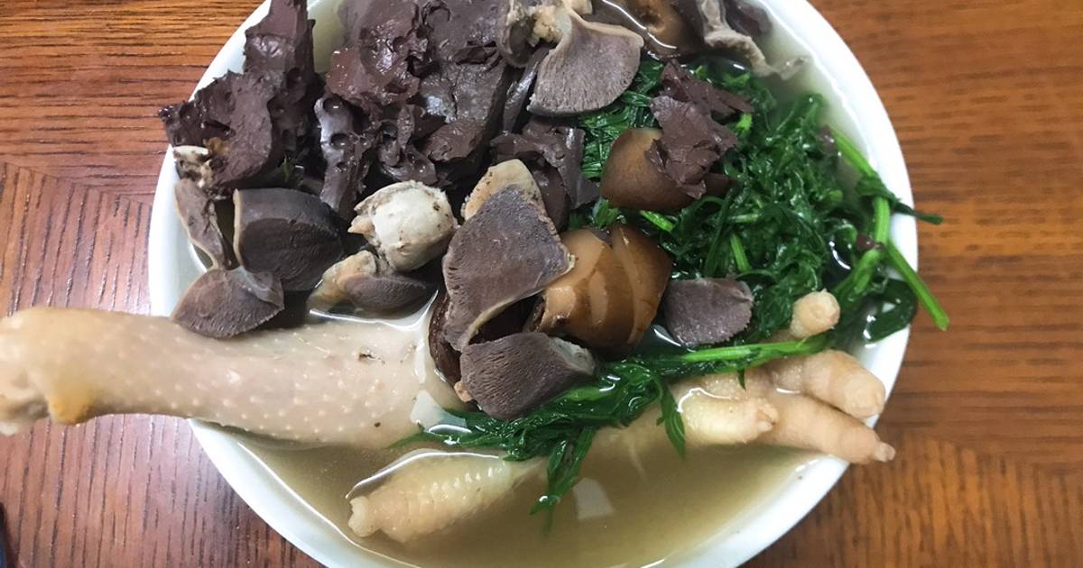 What are the ingredients and recipe for making Mề gà hầm ngải cứu?