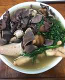 Gà ta hầm ngải cứu