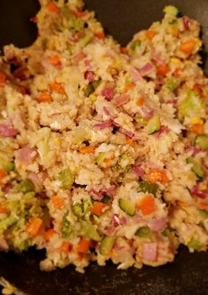 Una foto de Arroz chino de mi abuelita "fácil y delicioso"