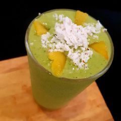 A picture of Green PIÑA COLADA SMOOTHIE 💚🥤 🍍🥥.