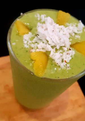 A picture of Green PIÑA COLADA SMOOTHIE 💚🥤 🍍🥥.