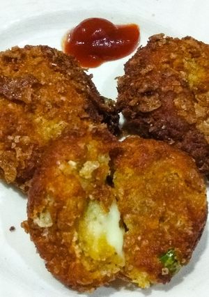 চিজি দই কাবাব (Dahi Cheese Kebab recipe in bengali) রেসিপির প্রধান ছবি