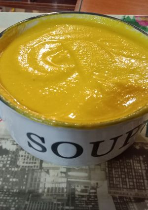 Foto principal de Puré de zanahoria y huevo con crema de cacahuete