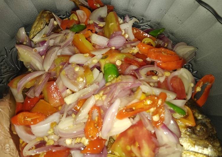 Bahan Menyiapkan Ikan asin peda sambal dabu dabu Lezat