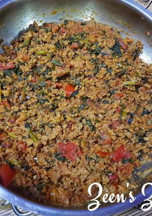 A picture of Hari Pyaaz Methi Keema in 30 minutes.