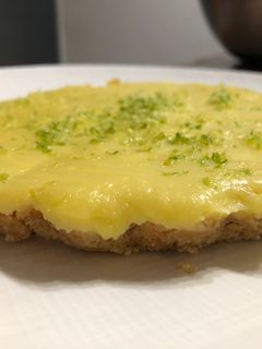 免烤檸檬塔冷藏：只能挖著吃 。冷凍：像冰淇淋。 的食譜成品照片
