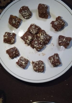 डोडा बर्फी(Doda Barfi recipe in Hindi) रेसिपी मुख्य फोटो
