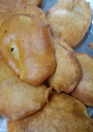 आलू के पकौडे (aloo ke pakode recipe in Hindi) रेसिपी मुख्य फोटो