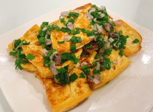 Hình của món Đậu phụ chiên tẩm mắm hành.