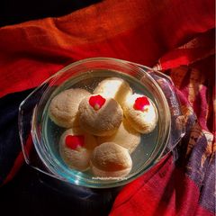 A picture of Bengali Sponge Rosagulla.
