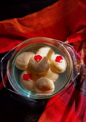 A picture of Bengali Sponge Rosagulla.