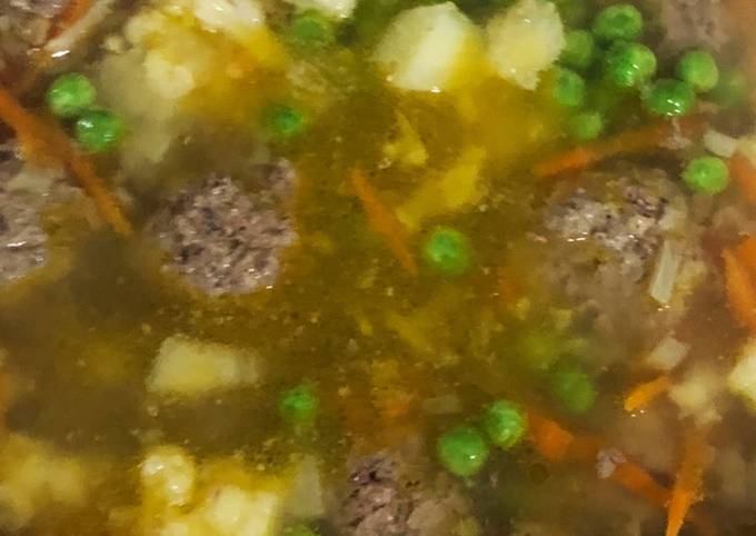 Овощной крем-суп с клецками из петрушки