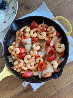 A picture of Shrimp paprika butter sauce.