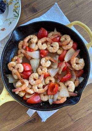 A picture of Shrimp paprika butter sauce.