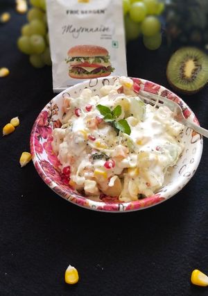 રશિયન સલાડ (Russian Salad Recipe In Gujarati) રેસીપી મુખ્ય ફોટો