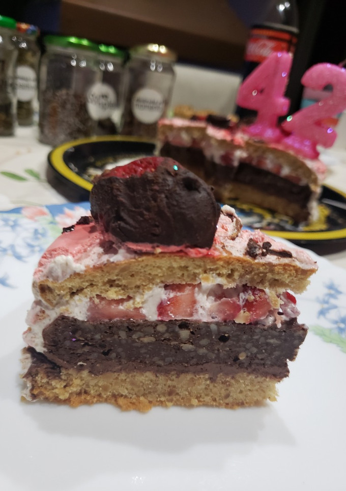 Una foto de Torta de cumple low carb