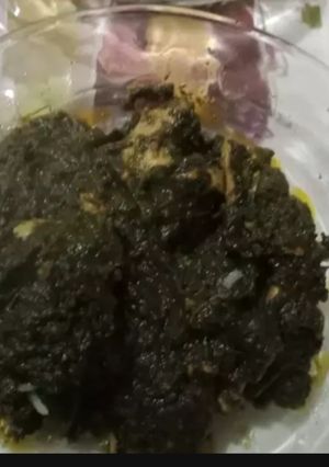 A picture of Palak chicken.