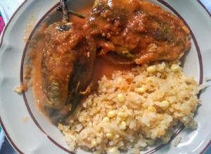 Una foto de Chiles rellenos de carne molida 🥘