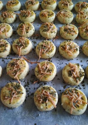 Foto resep Garlic cheese cookies