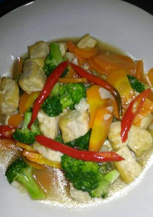 Foto resep Tumis BTW (brokoli, tahu, wortel)