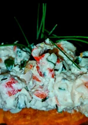 A picture of Mike's Creamy Seafood Spread On Bagels & Crostinis.