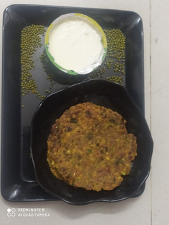 અંકુરિત મગ પરાઠા (Sprouted Moong Paratha Recipe In Gujarati) રેસીપી મુખ્ય ફોટો