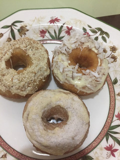A picture of Super fluffy doughnuts.