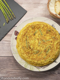 Una foto de Tortilla de espárragos