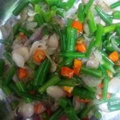 รูปของ Tumis bawang merah + belalo (bunga bawang)
