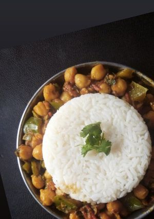 A picture of Chana Sabzi With Rice.