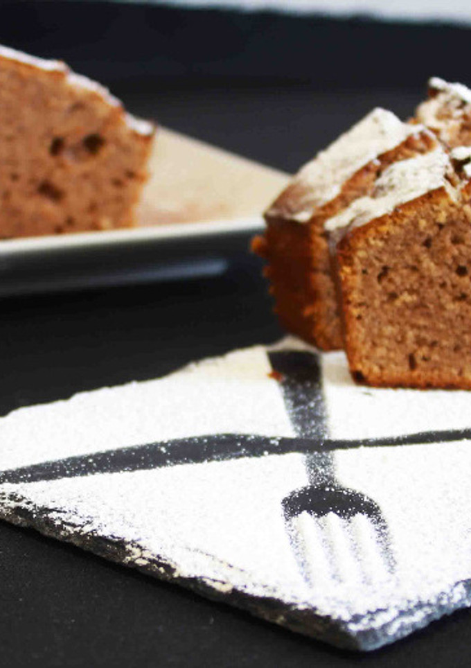 Una foto de Bizcocho de chocolate y plátano sin gluten