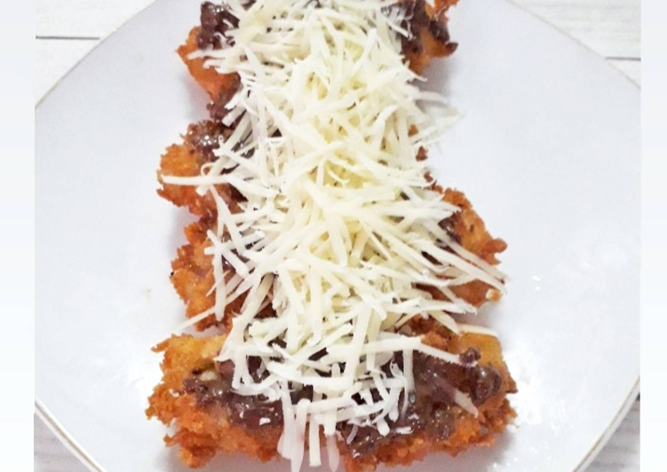 Pisang goreng crispy special (toping ovomaltine+keju)