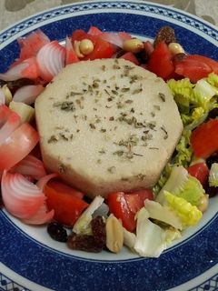 Una foto de Queso marinado a la brasa vegano 🧀