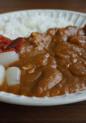 A picture of Easy Melt-in-Your-Mouth Beef Tendon Curry (Pressure Cooker Gyusuji Curry Recipe).