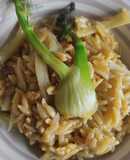Cremoso vegano de orzo con hinojo