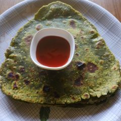 A picture of Palak Paratha.