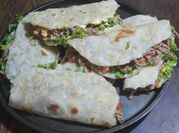 Una foto de solomillo al horno con bacon