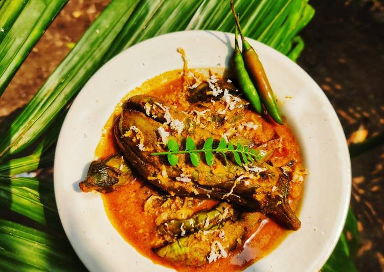 Tasty And Delicious of Brinjal curry in coconut gravy