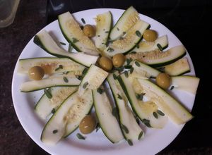 Foto principal de Aperitivo vegano de boquerones de calabacín